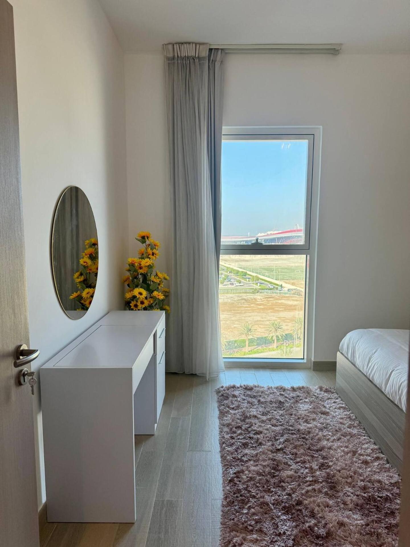 Canal & Marina View 1br High Floor Pool & Gym *