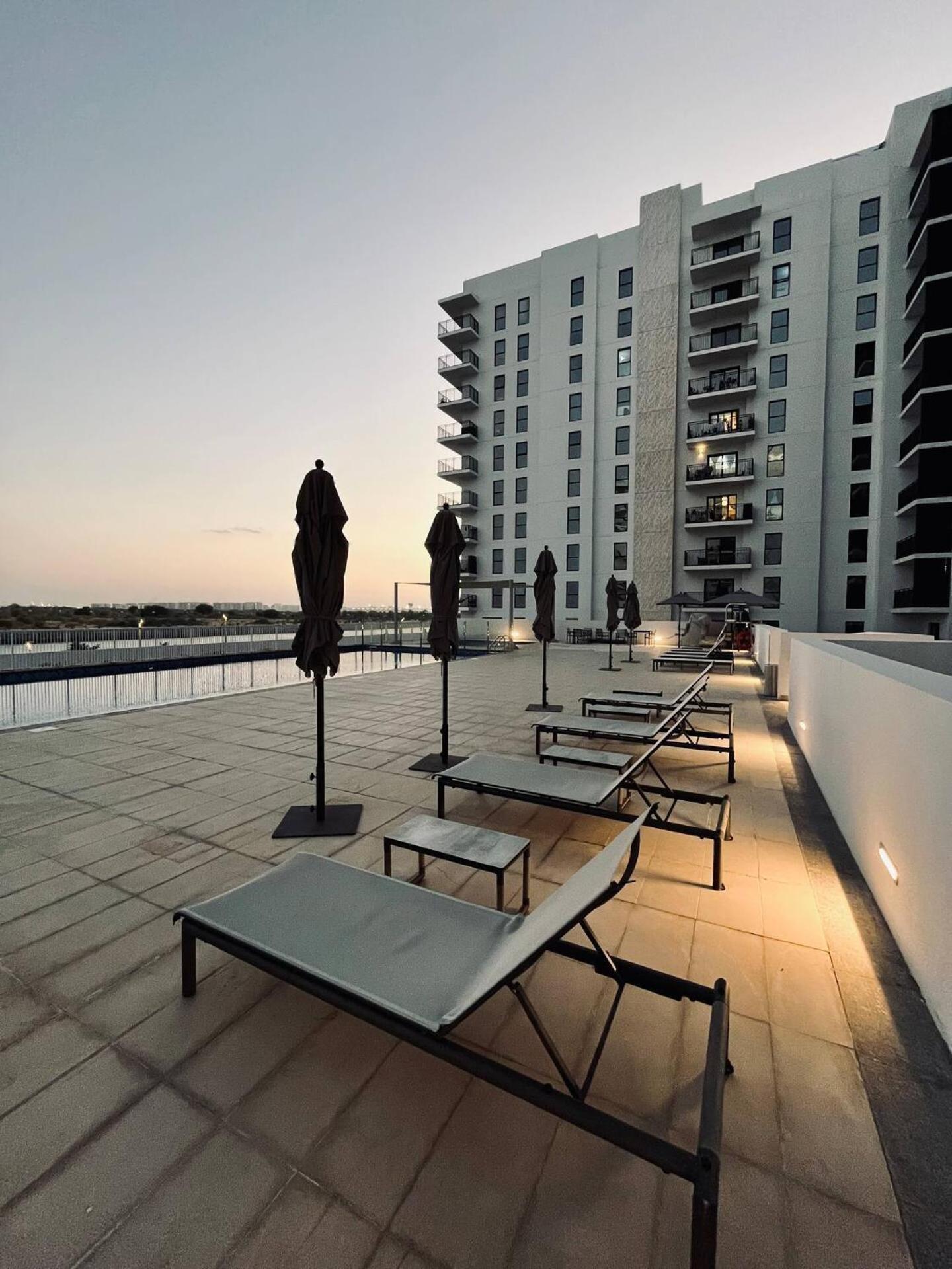 Canal & Marina View 1br High Floor Pool & Gym Abu Dhabi